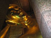 De LIGGENDE BOEDDHA in Wat Pho